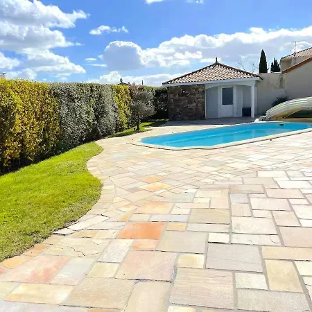 Les Terrasses Des Lavandieres & Pool 12 People Villa